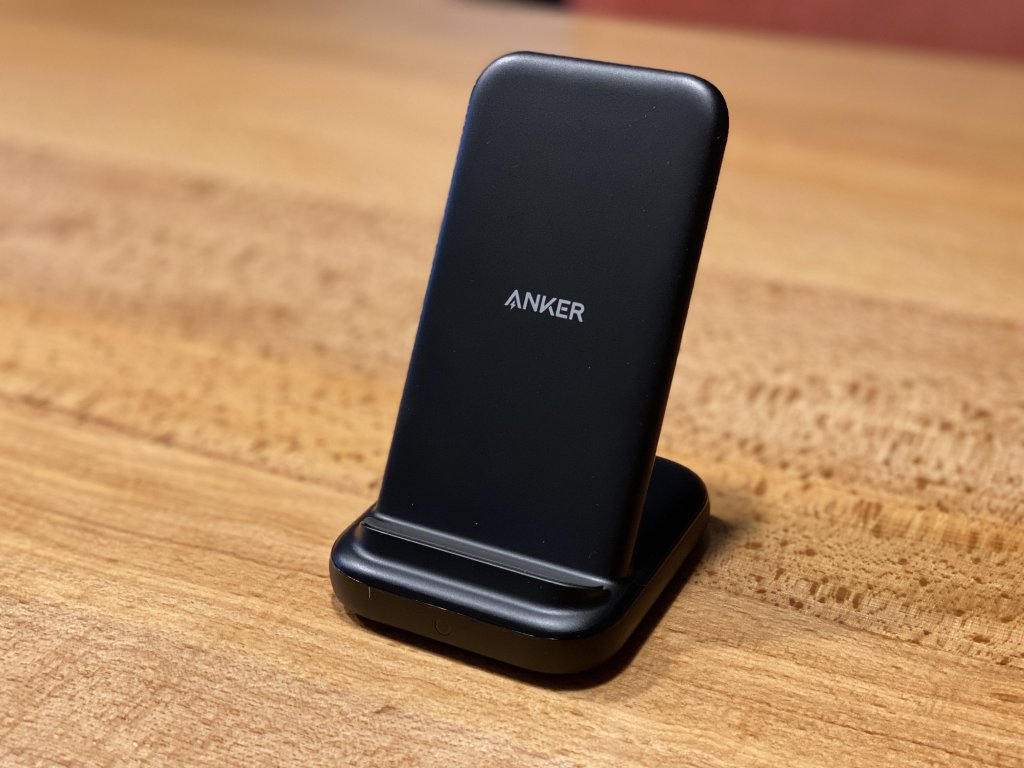 Anker PowerWave 10 Stand with 2 USB-A Ports 本体